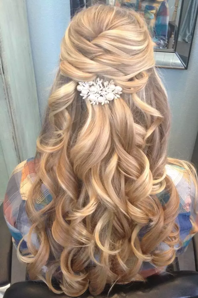 Elegant Prom Hairstyles